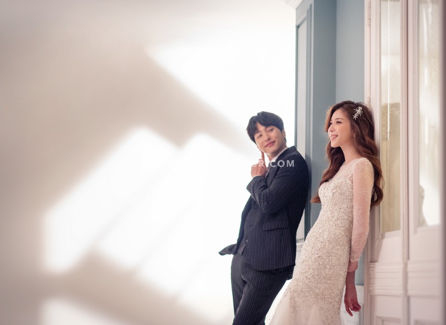 Gravity Studio Simple and Elegant Pre-Wedding Concept = Korean Studio Pre-Wedding by Gravity Studio on OneThreeOneFour 8