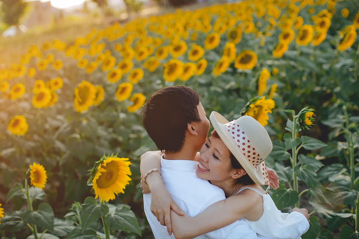 Provence Southern France Pre-Wedding Photoshoot at Lavender Fields & Sunflower Farm by Vin on OneThreeOneFour 25