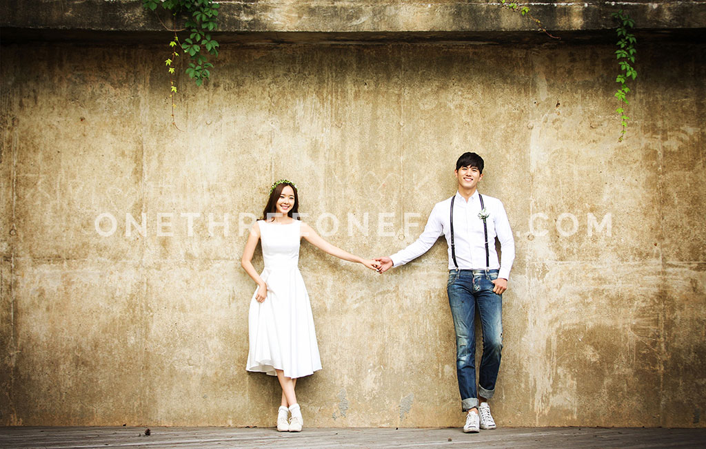 [AUTUMN] Korean Studio Pre-Wedding Photography: Seonyudo Park (선유도 공원)  (Outdoor) by The Face Studio on OneThreeOneFour 46