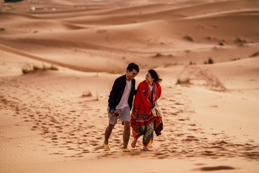 Morocco Sahara Desert Surprise Proposal And Casual Pre-Wedding Photoshoot by A.Y. on OneThreeOneFour 4
