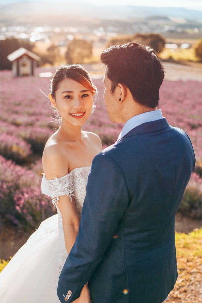 Hokkaido Pre-Wedding Photographer: Summer Photoshoot At Shikisai No Oka Alpaca Farm And Hinode Park Lavender Field by Kouta on OneThreeOneFour 32