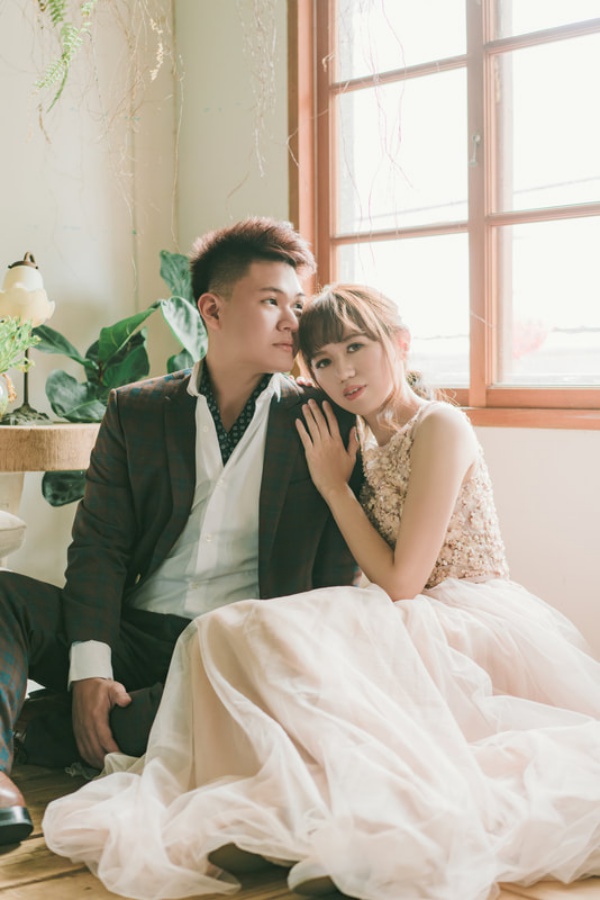 Taiwan Outdoor Pre-Wedding Photoshoot At The Forest And Beach  by Star  on OneThreeOneFour 23