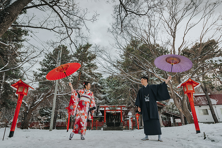 Winter kimono pre-wedding photoshoot in Hokkaido