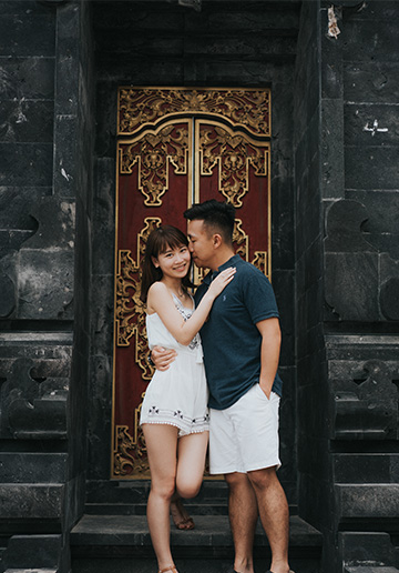 Bali Engagement Photoshoot At Melasti Beach and Alila Villa, Uluwatu 