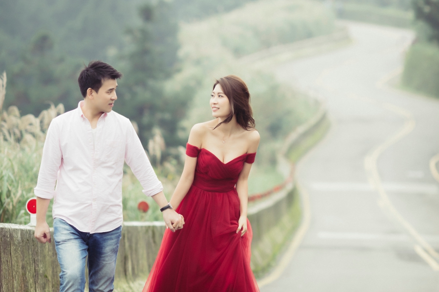 Taiwan Prewedding Photoshoot: Studio, Tatung University and Yang Ming Shan by Doukou on OneThreeOneFour 15