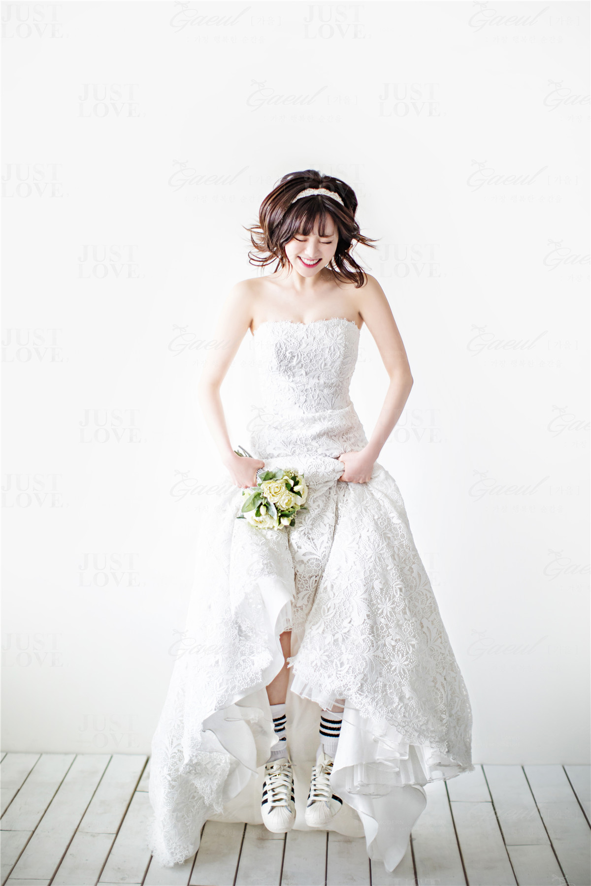 Korean Studio Pre-Wedding Photography: Chic & Fun by Gaeul Studio on OneThreeOneFour 3