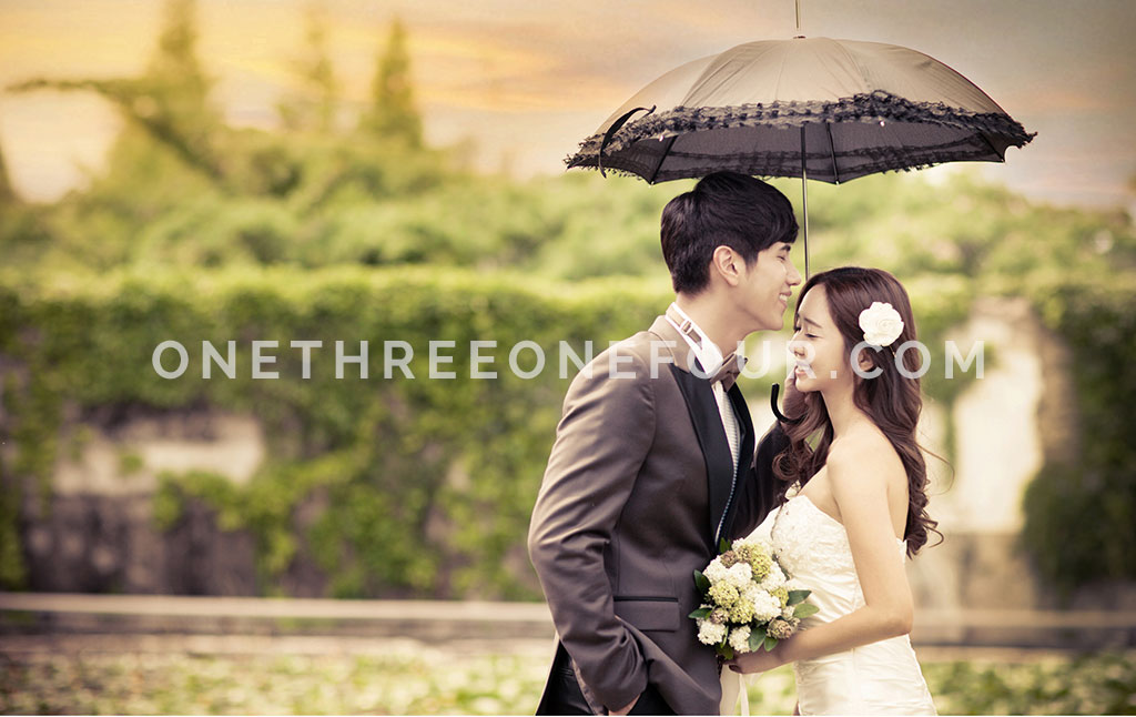 [AUTUMN] Korean Studio Pre-Wedding Photography: Seonyudo Park (선유도 공원)  (Outdoor) by The Face Studio on OneThreeOneFour 44