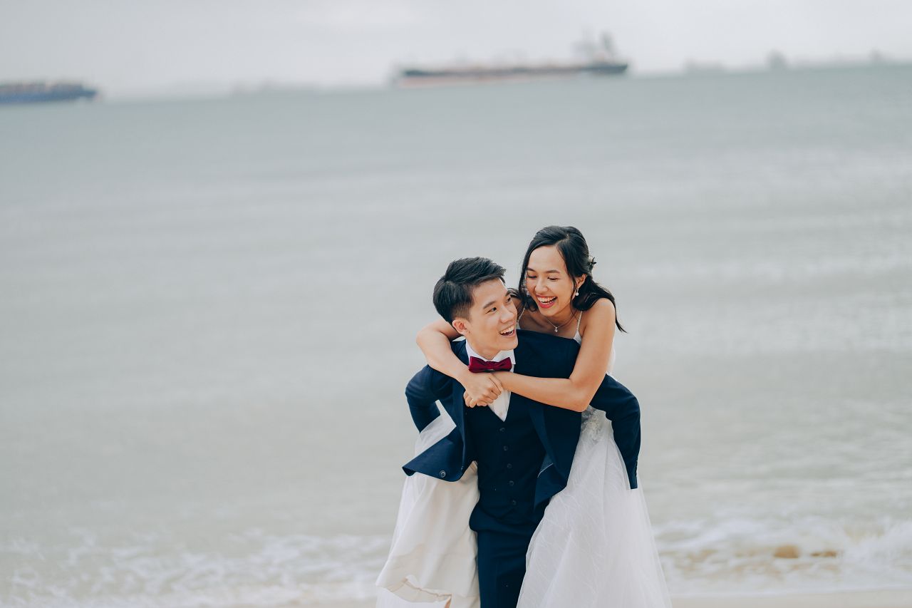 Oriental-inspired Cheongsam Pre-Wedding Photoshoot in Singapore by Michael on OneThreeOneFour 41