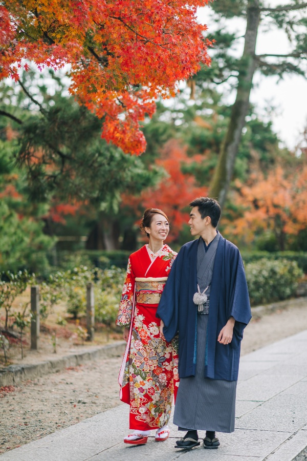 Japan Kyoto Autumn Higashiyama Kimono Prewedding Photoshoot by Shu Hao on OneThreeOneFour 62