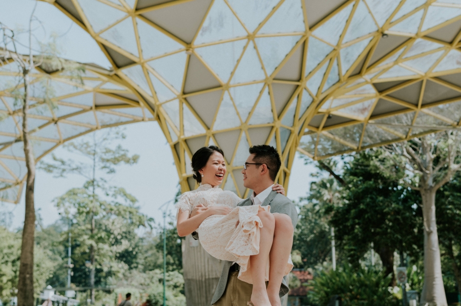 Malaysia Nature Theme Pre-Wedding Photoshoot At Lake Garden by Yan on OneThreeOneFour 17