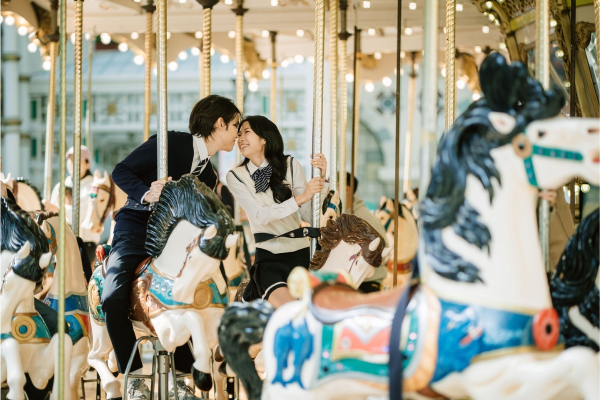 Seoul Autumn Pre-Wedding Photoshoot with Lotte World, Alpaca World, and Hongdae Streets by Jungyeol on OneThreeOneFour 2