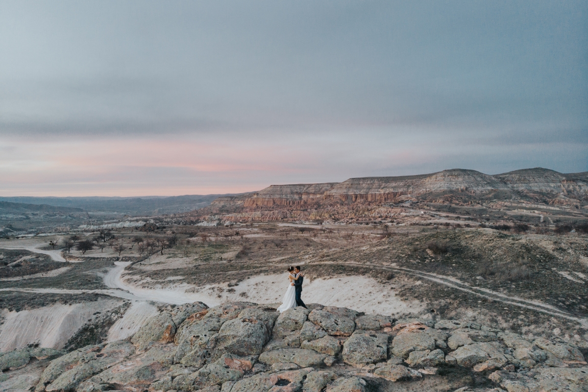 Cappadocia Pre-Wedding Photoshoot Hot Air Balloons Carpet Shop Sunrise Landscapes by Aric on OneThreeOneFour 7