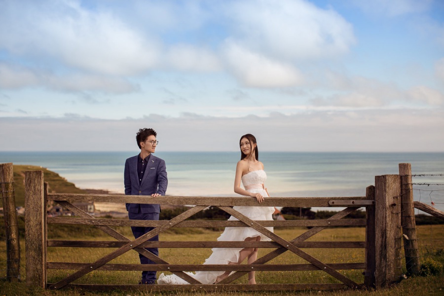 London Pre-Wedding Photoshoot At White Cliff  by Dom  on OneThreeOneFour 1