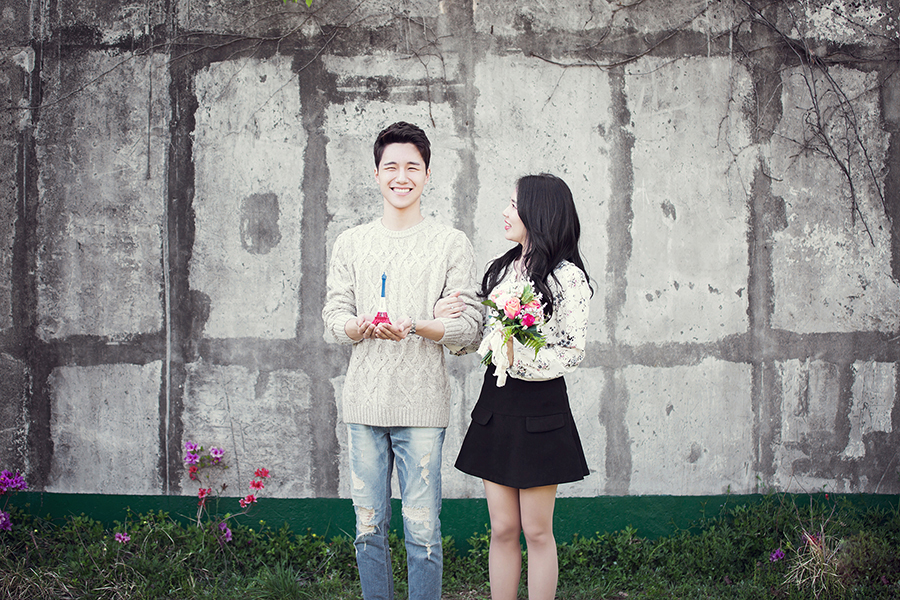 Korea Casual Couple Photoshoot At Seonyudo Park In Spring by Junghoon on OneThreeOneFour 18