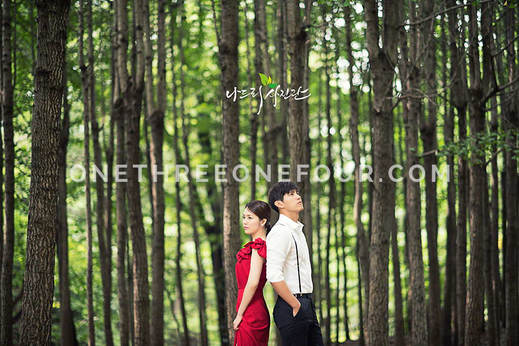 Korean Studio Pre-Wedding Photography: Forest (Outdoor) by Nadri Studio on OneThreeOneFour 0