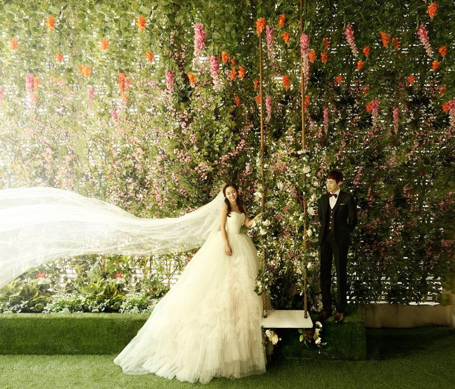 Korean Wedding Photos: First Love (Floral) by ST Jungwoo on OneThreeOneFour 0