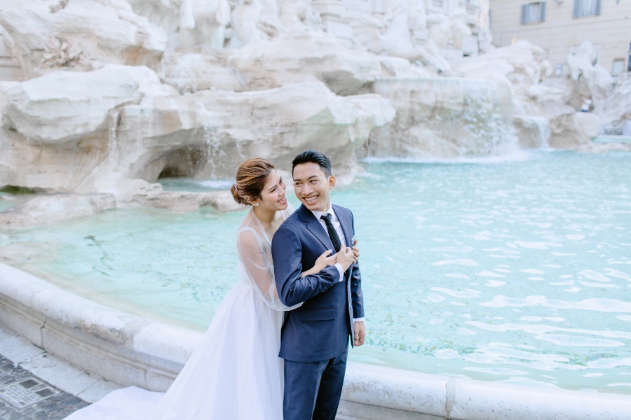 Italy Rome Colosseum Prewedding Photoshoot with Trevi Fountain  by Katie on OneThreeOneFour 12