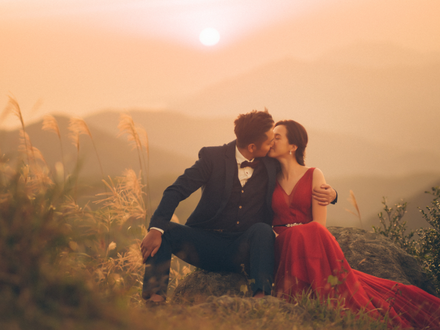 Hong Kong Outdoor Pre-Wedding Photoshoot At Tai Mo Shan by Paul on OneThreeOneFour 6
