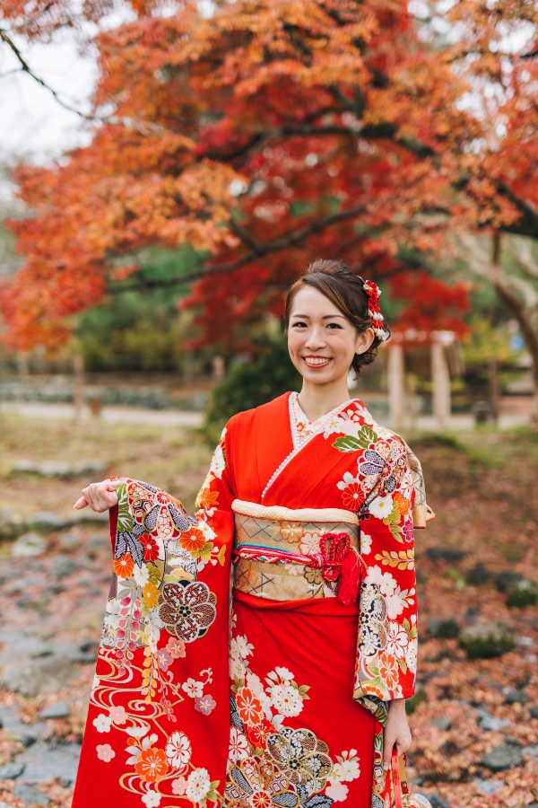 Japan Kyoto Autumn Higashiyama Kimono Prewedding Photoshoot by Shu Hao on OneThreeOneFour 19
