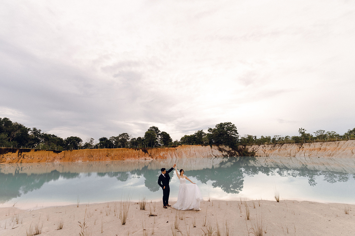 Bintan Pre-Wedding Photoshoot: Shermaine & Kai Yiong’s Adventure at Old Streets, Blue Lake, Sand Dunes & ATV Ride by HS on OneThreeOneFour 20