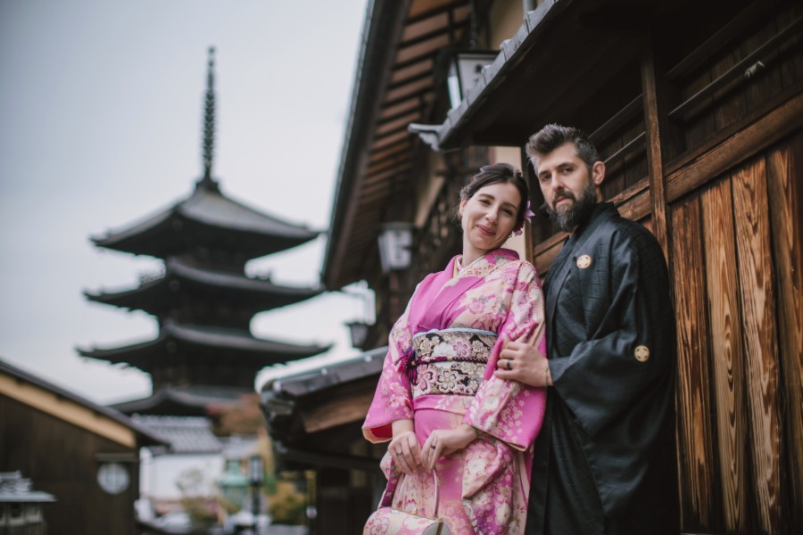 V&A: Spanish couple pre-wedding in charming Kyoto  by Kinosaki on OneThreeOneFour 12