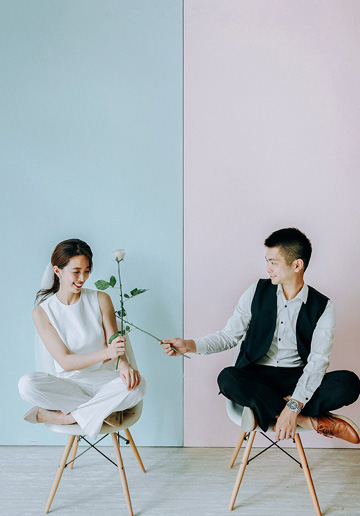 Chic Taiwan Pre-Wedding Photoshoot In Indoor Studio 